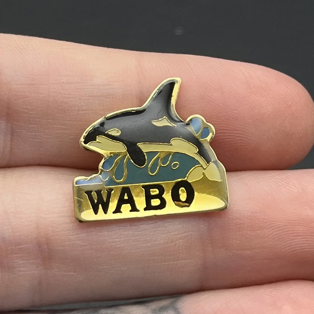 WABO Washington Association Of Building Officials Orca Whale Lapel Hat Pin